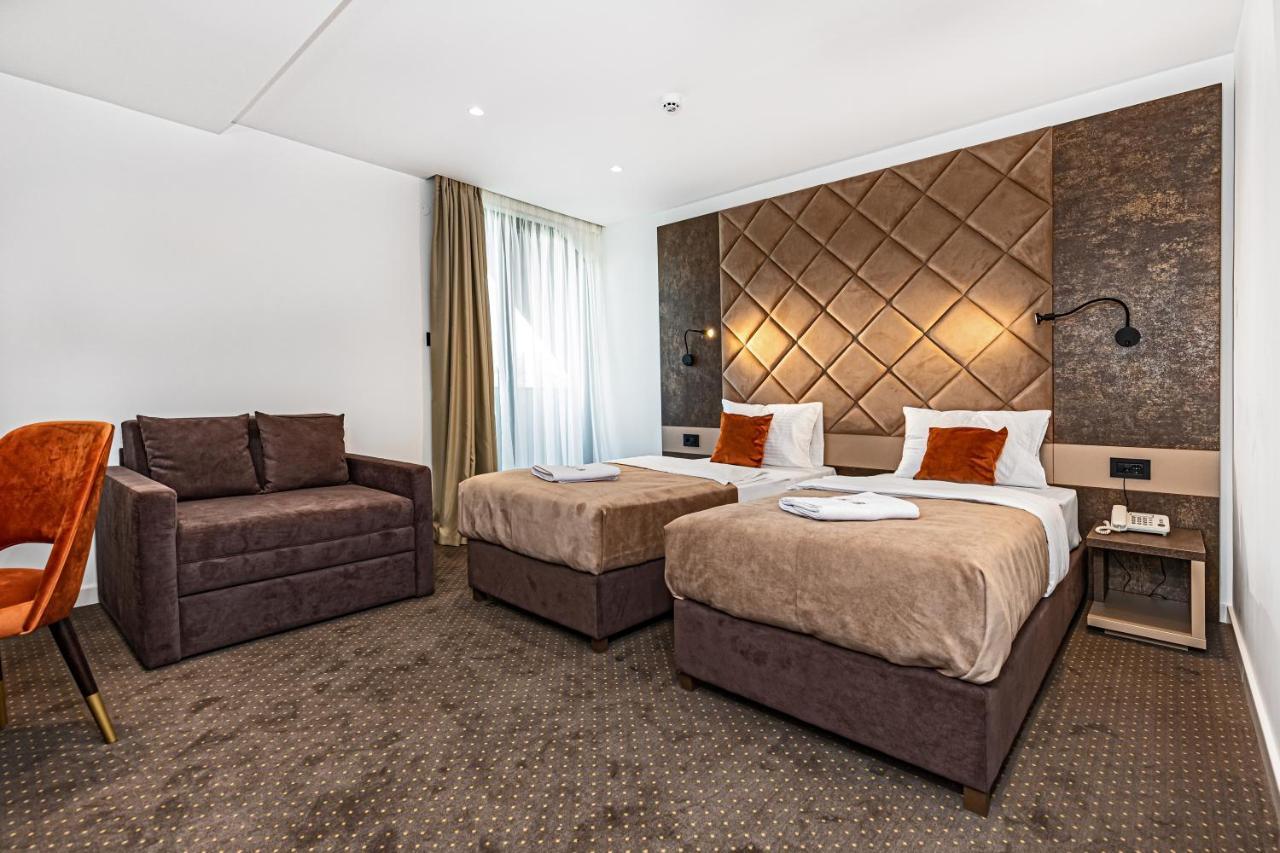 Hotel Ub Aqua Park Ub Kültér fotó